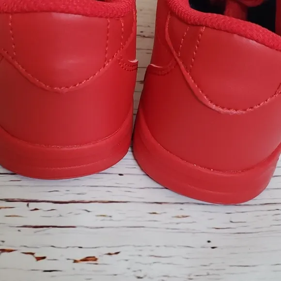 🆕️ RED KSWISS KIDS SHOES