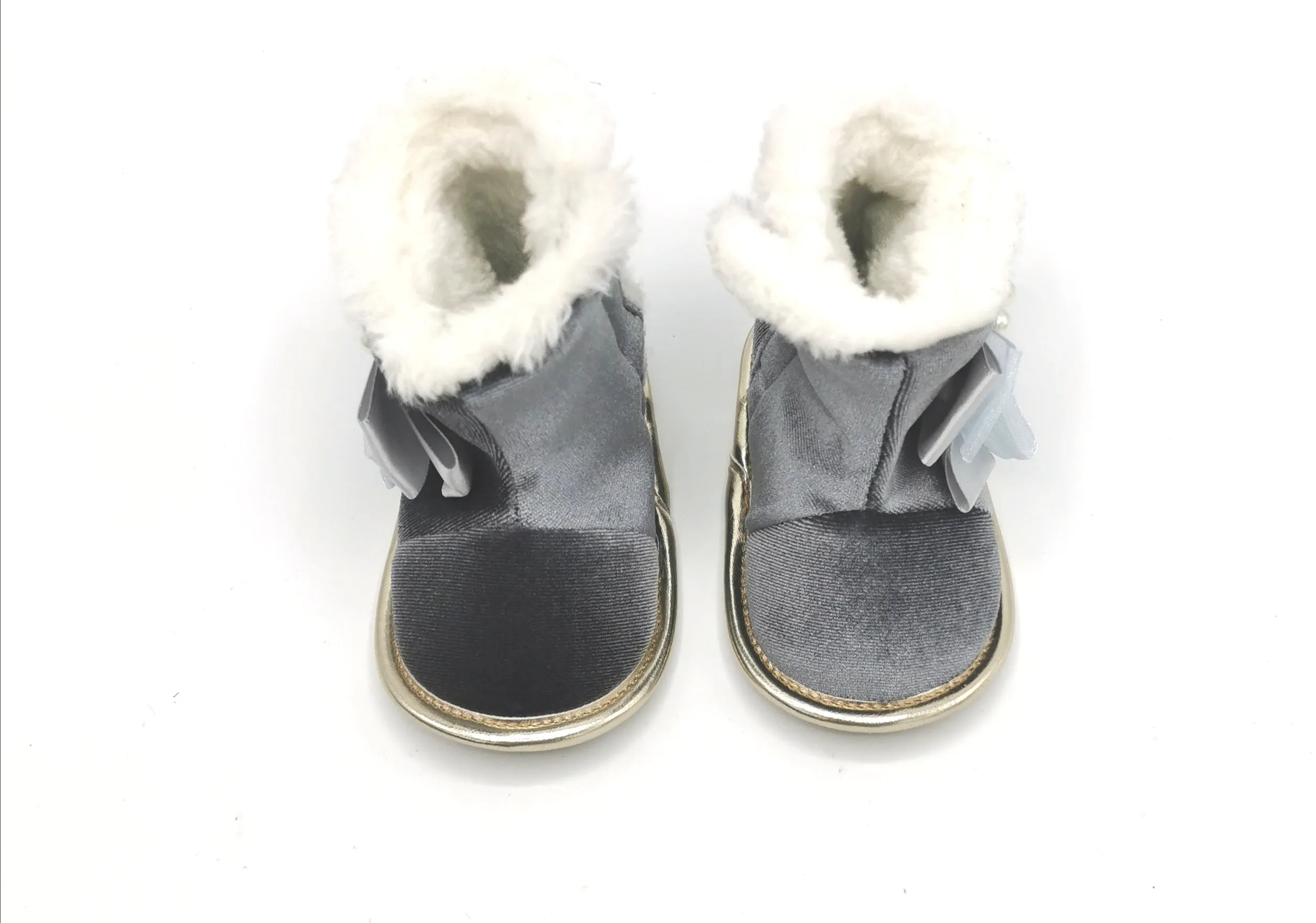 BABY GIRL SIZE 3 TODDLER - Soft Fuzzy Boots NWOT B19