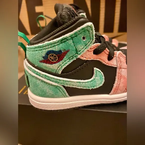 Brand New Nike Jordan 1 Mid SE Black/Pine Green/Dune Red Kids Shoes