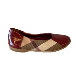 Burberry Girls Red Plaid Shoes size: 9 Toddler