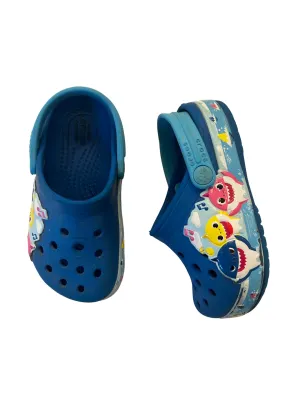 Crocs size 7
