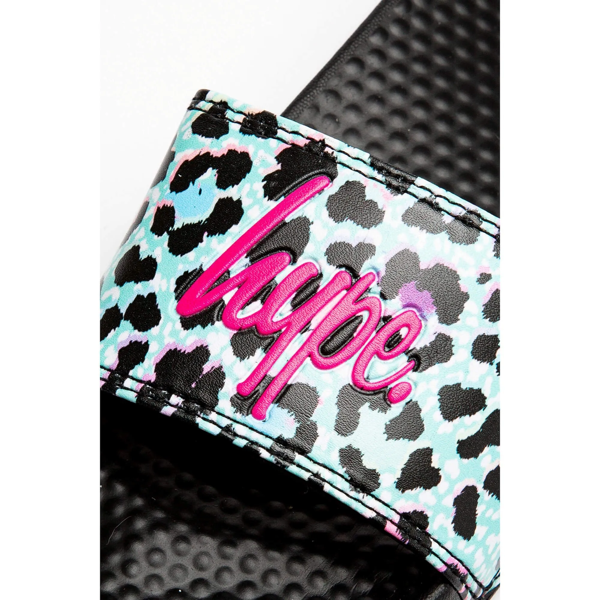 Dámske šlapky Hype Kids Unisex Black Ice Leopard Script Sliders