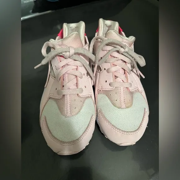 EUC Kids Nike Shoes