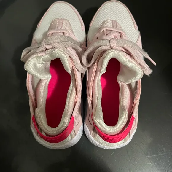 EUC Kids Nike Shoes