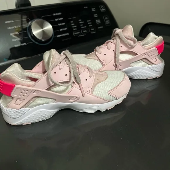 EUC Kids Nike Shoes