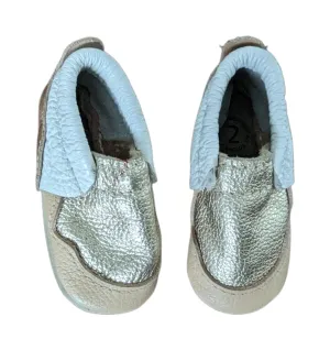 heyfolks moccs size 2