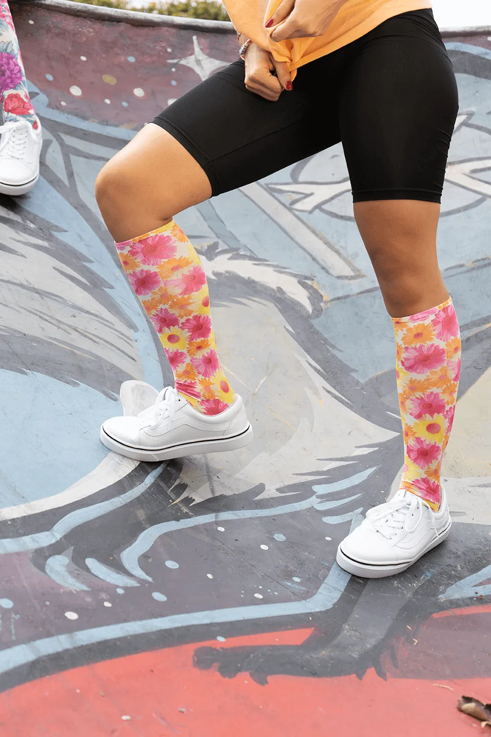 Island Daisy Youth Knee Highs