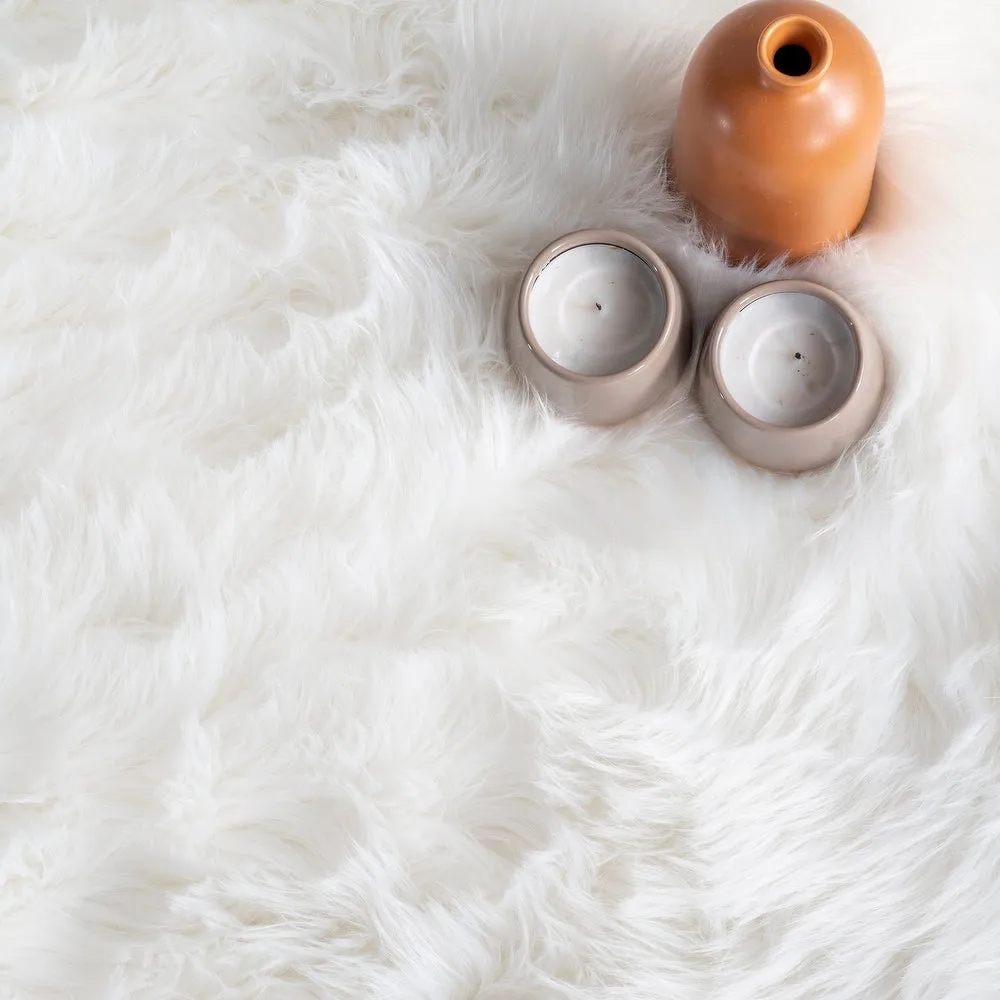 Kayzlynn Shag Faux Sheepskin White Rug Everly Quinn Rug Size: Round 4'