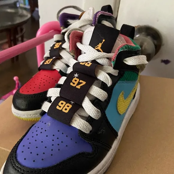 Kids multicolor shoes !