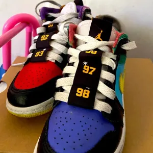 Kids multicolor shoes !