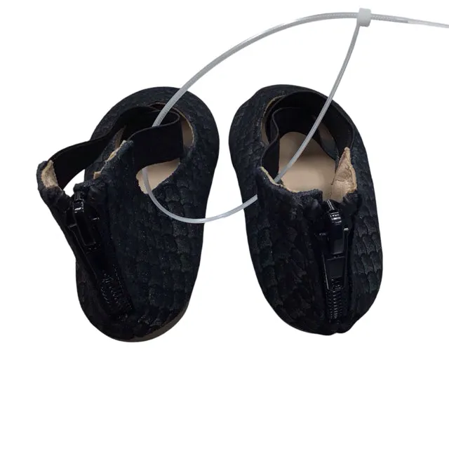 Little Lovies Closet Girl's Shoes Size 5