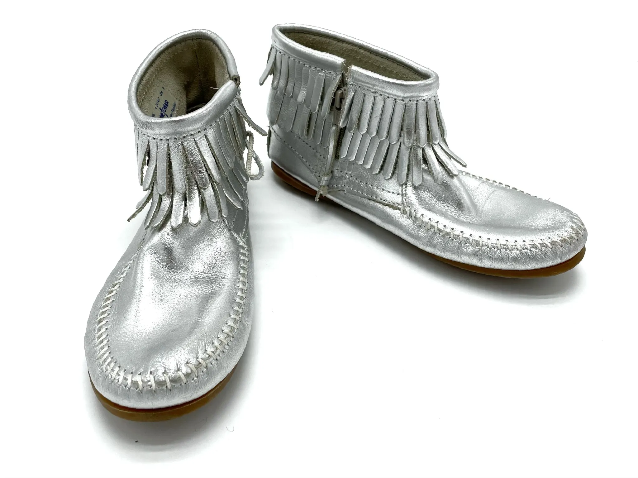 Minnetonka mocs - 4 youth