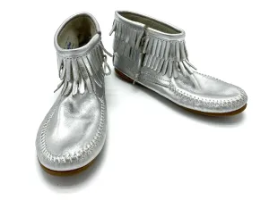 Minnetonka mocs - 4 youth