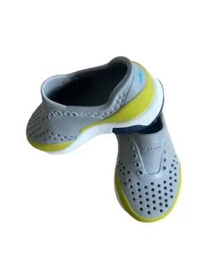 Native shoes size 6