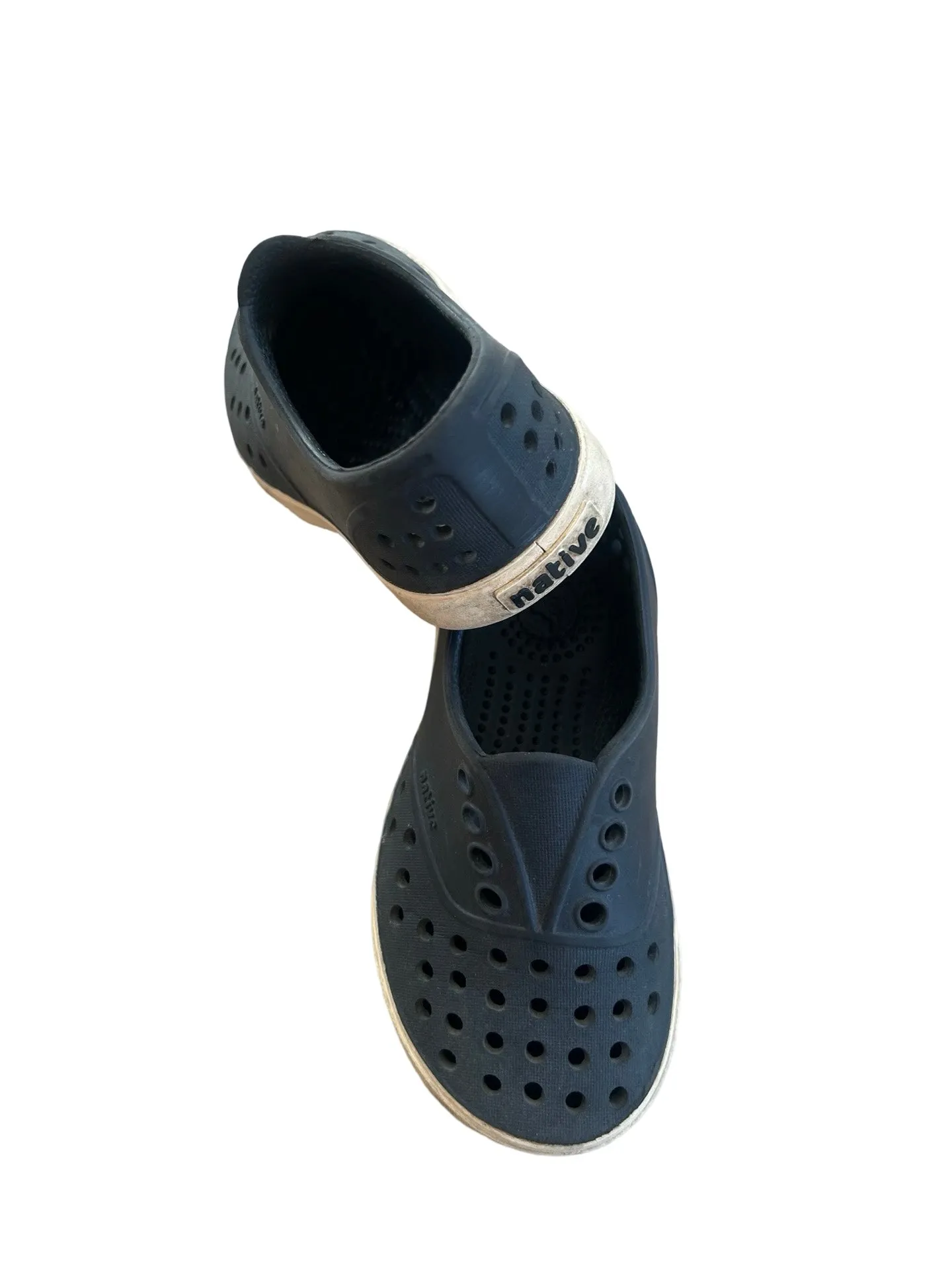 Native shoes size 8