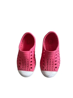 Native shoes size c7