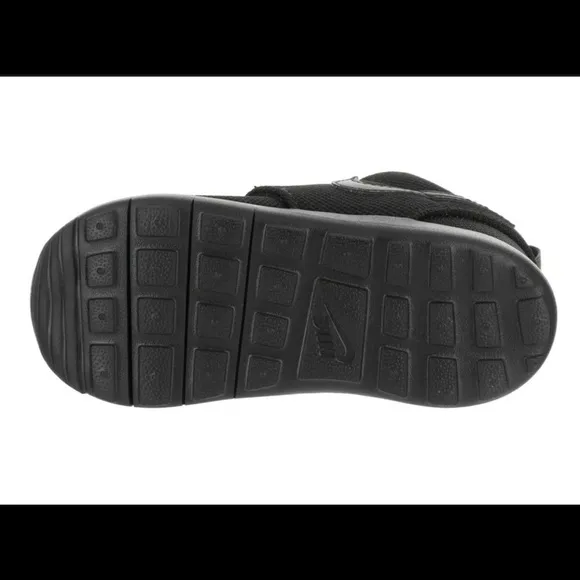 New Nike Roshe One Black Baby/Toddler Shoe black