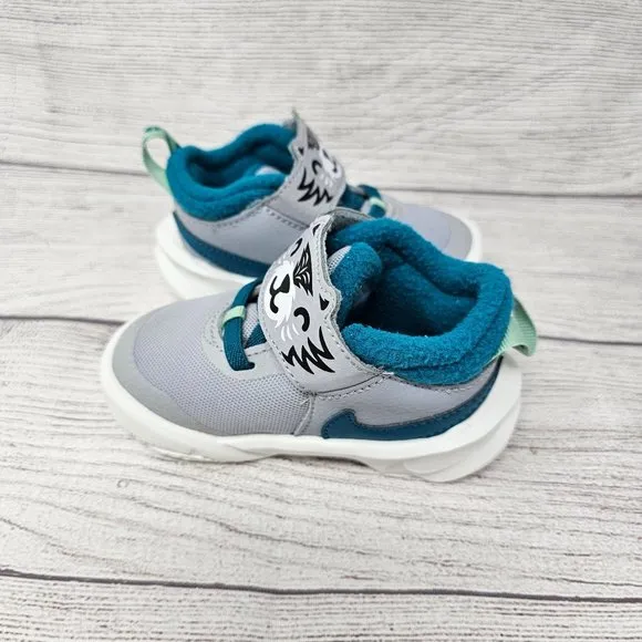 New!!! Nike Team Hustle D 10 Lil Toddler‎ Shoes Size 5C