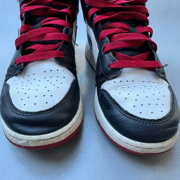 Nike Air Jordan 1 MidBig Kids' Shoes