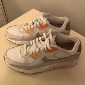Nike Air Max 90's Athletic Shoes Size 5 1/2