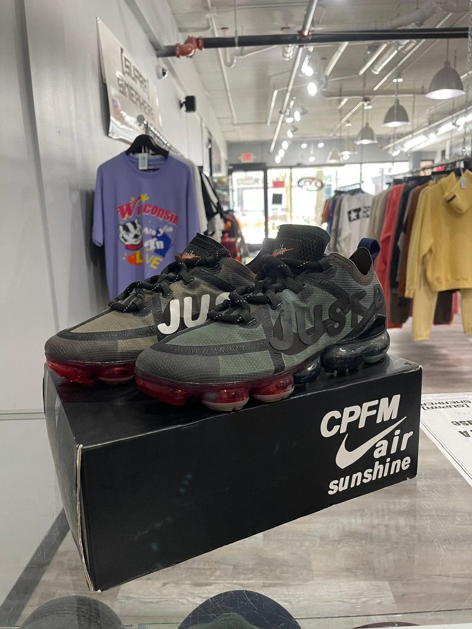 Nike Air VaporMax 2019 Cactus Plant Flea Market - Size 12 Women's / 10.5 Mens - USED
