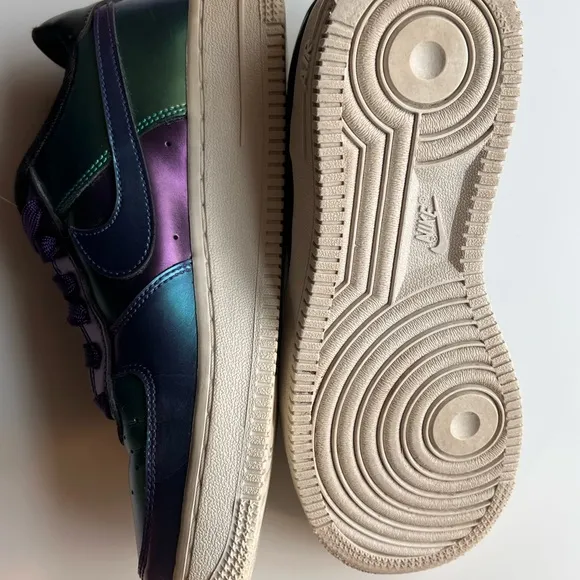 Nike AirForce 1 LV8 Iridescent shoes. Rare! Size 3.5 Youth