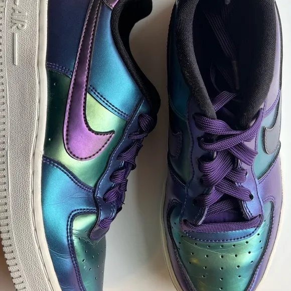 Nike AirForce 1 LV8 Iridescent shoes. Rare! Size 3.5 Youth