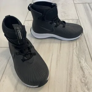 Nike Binzie Boot