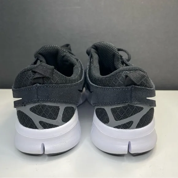 Nike Free Run 2 Boys Unisex Big Kids Shoes DD0163 004 Black White Size 4Y
