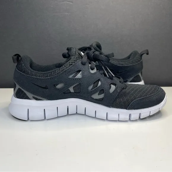 Nike Free Run 2 Boys Unisex Big Kids Shoes DD0163 004 Black White Size 4Y