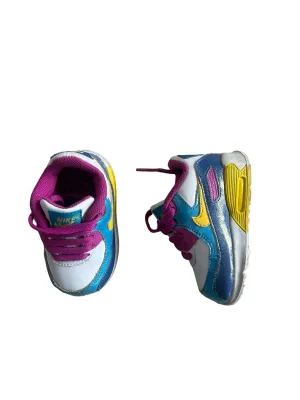 Nike shoes size 4