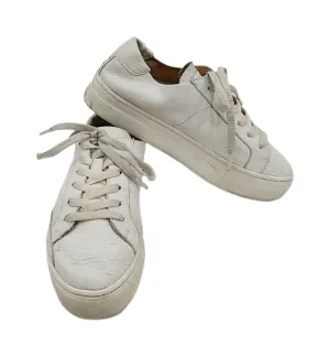 Soludus Sneakers - size 8