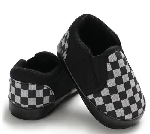 Spring and autumn new 0-1 years old baby shoes soft bottom set foot lattice toddler shoes