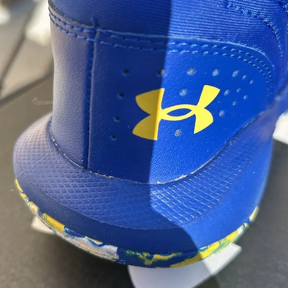 Under Armour UA GS Jet 21 shoes size 3.5Y