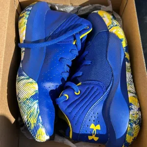 Under Armour UA GS Jet 21 shoes size 3.5Y