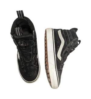 Vans winter boots size 5.5 mens / 7 womens