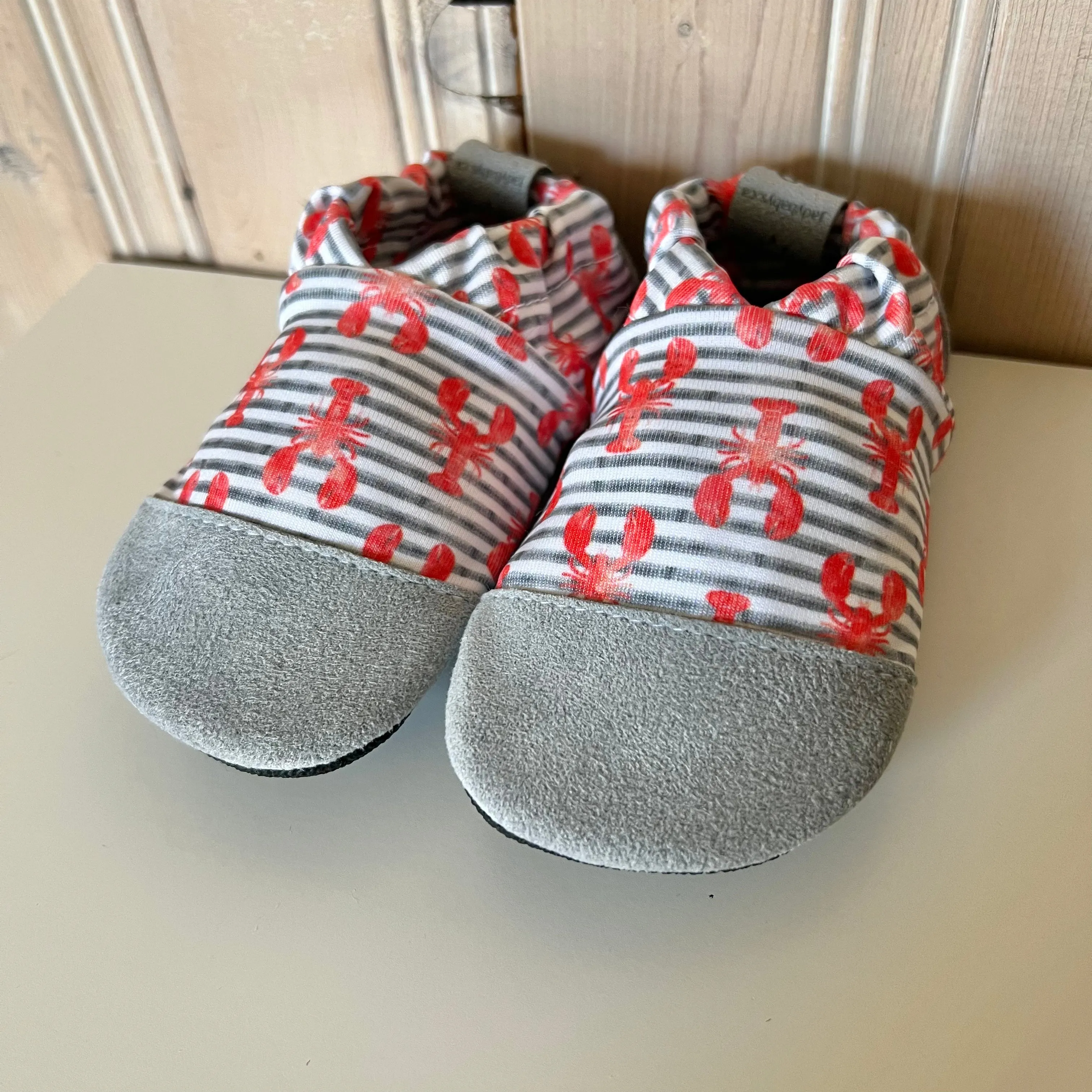 Water shoes - Lobster