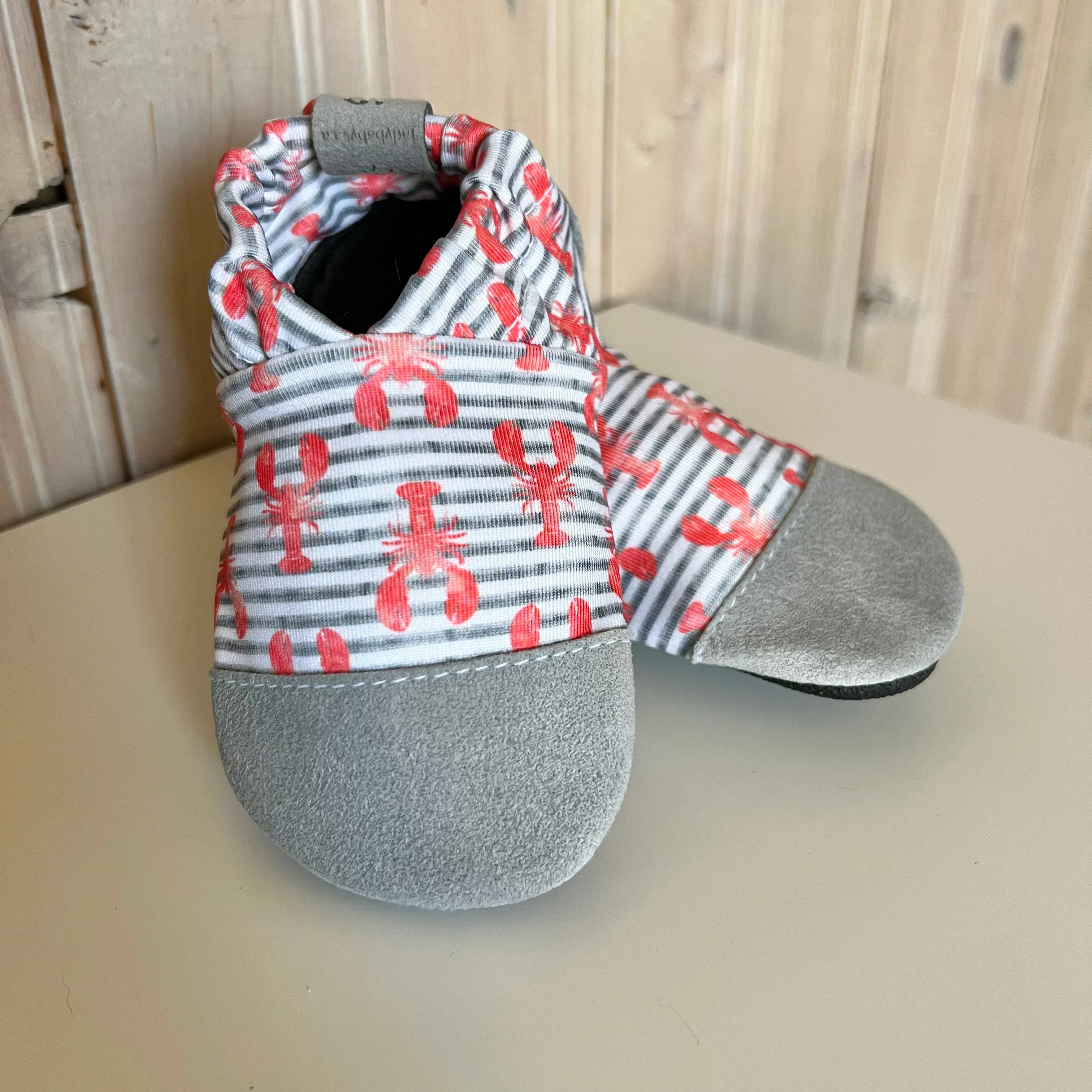 Water shoes - Lobster